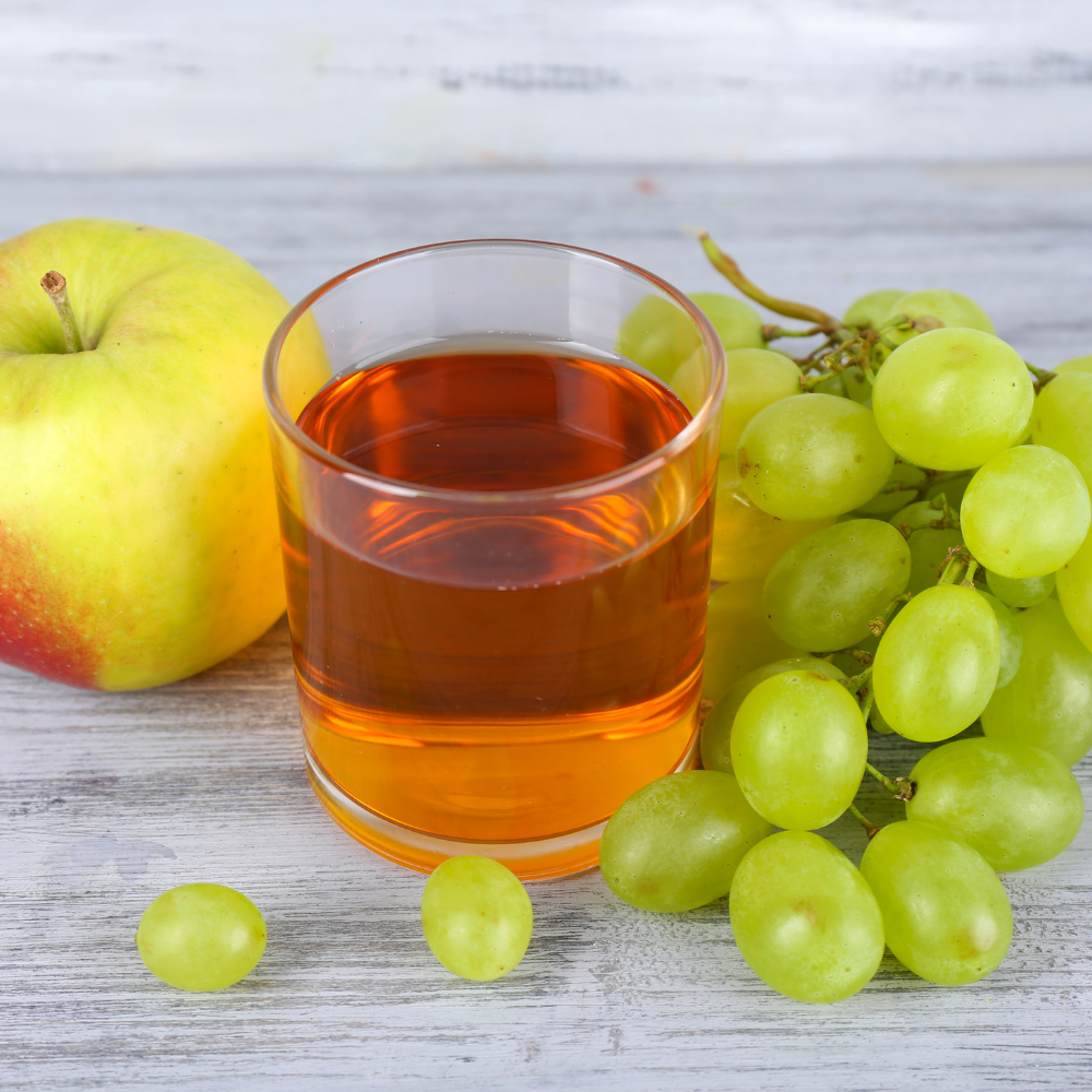 Suc de mere cu struguri